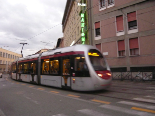  3.2亿欧元造鬼车  无人运营掌管有轨电车|居外网