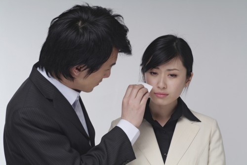 日本女性减压服务 请帅哥陪看电影听故事|居外