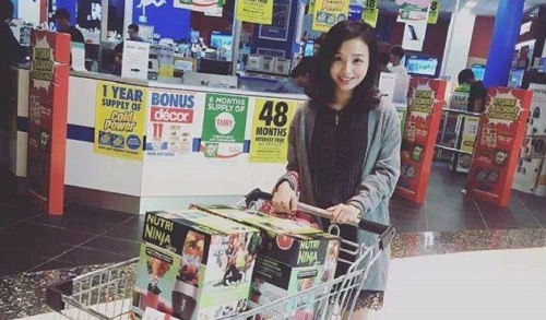 林-卡罗尔是留学代购中的一员而已。