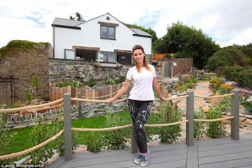 模特将公厕改豪宅 现价值百万自己动手修改-热