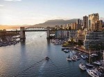 加拿大｜温哥华地产交易量7月骤降27% 温西独立屋跌9成