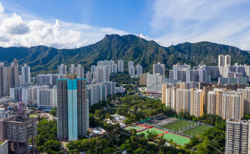 (简体中文) 2025年下半年香港楼市走势现分歧 住宅价格涨跌关键因素解析 | 居外专栏