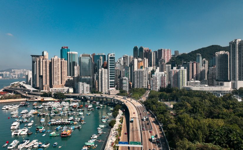 (简体中文) 《施政报告》亮点频现 经济转型复苏楼市 | 居外专栏