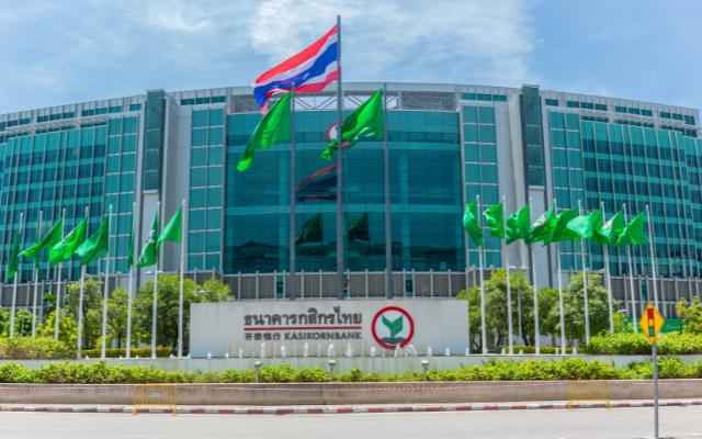 Which Banks Are Most Likely to Give Foreigners a Loan